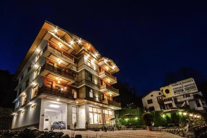 Royal Rajasthan Regency - Hotel & Restaurant Manāli Екстериор снимка
